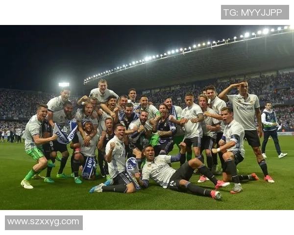 塞罗球星踢足球的传奇故事及其在足球史上的地位分析